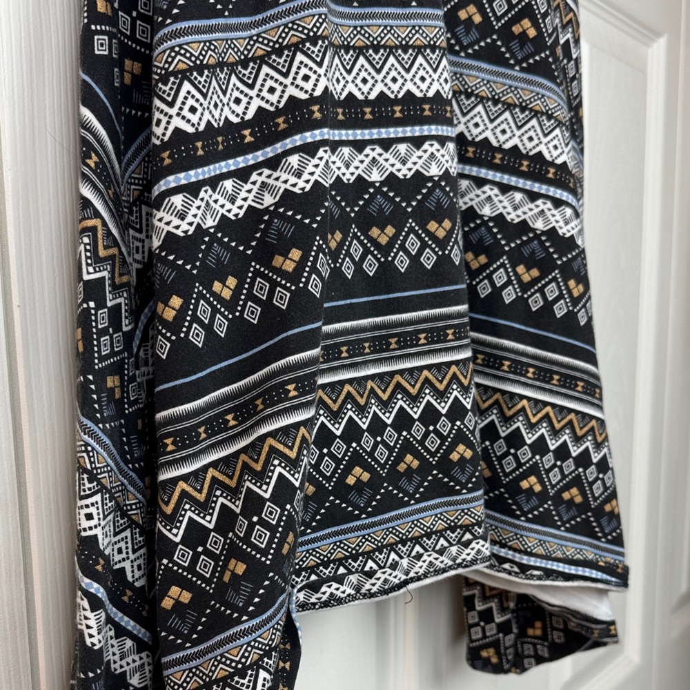 Geometric Patterned Dress - Picture 4 of 9